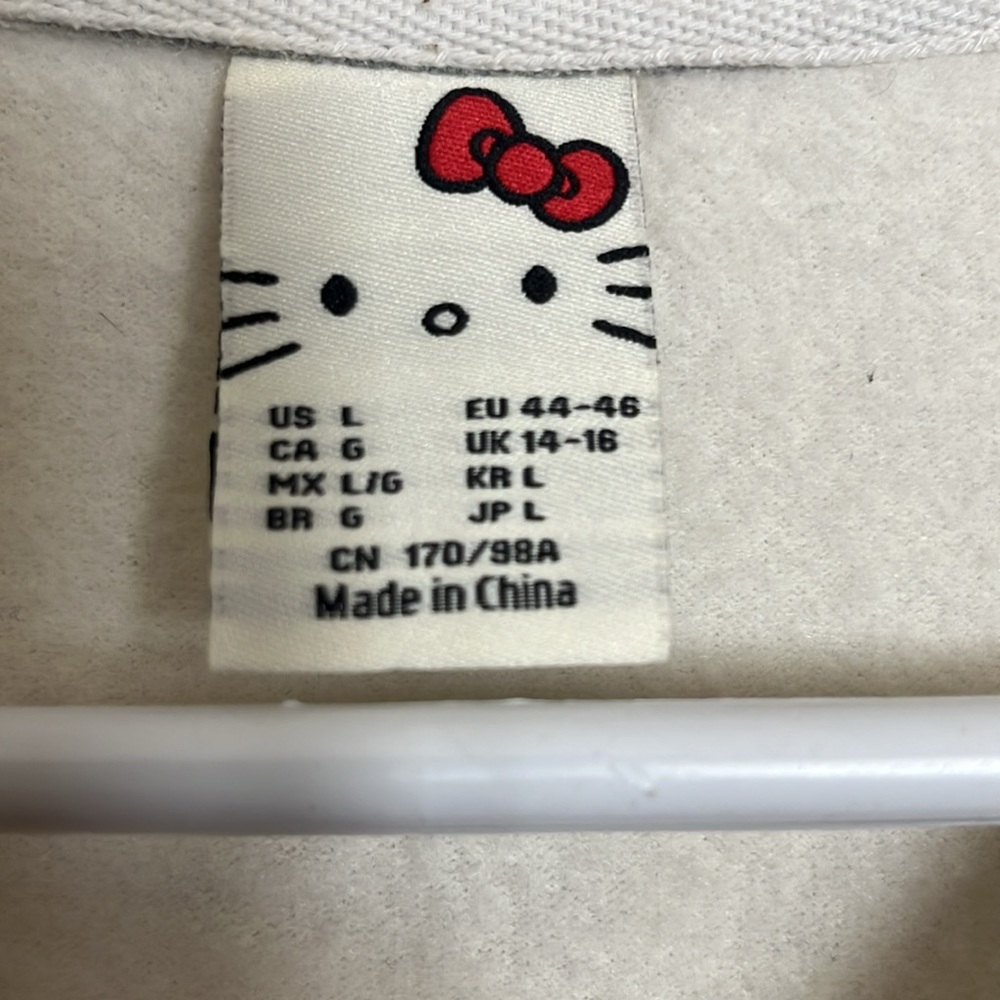 Hello Kitty Sweater - Picture 3 of 4